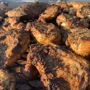Seasoned grilled chicken quarters