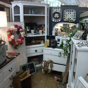 Still can't find any antiques - getting tired of walking and smelling potpourri!