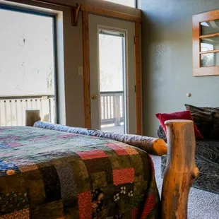Mt Columbia Room