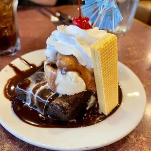 Brownie sundae