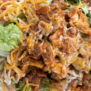 Buffalo chicken salad, so good for a quick lunch !