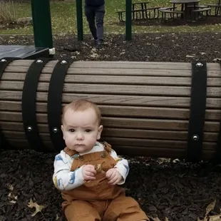 Look at me in action on the glider in the back!