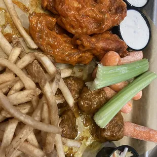 Traditional (HOT) and boneless (Thai curry) combo with fries!