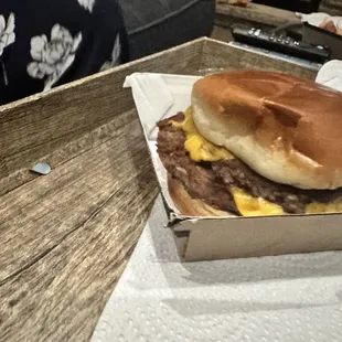 Another cheeseburger with no toppings! Who let this leave the building?