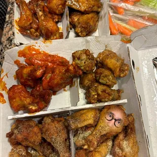food, chicken wings, chicken, bbq wings, fried chicken, fried chicken wings, poultry, bbq chicken, chicken wings and fried chicken