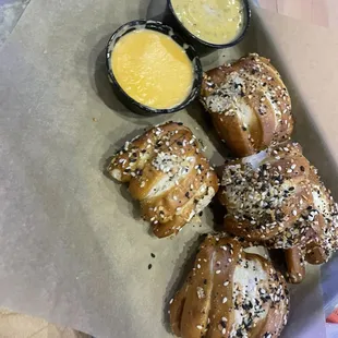 Pretzel bites