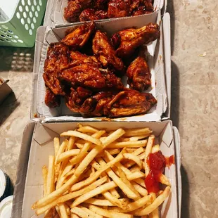 chicken wings, bbq chicken, fried chicken wings, food, bbq wings, chicken, fried chicken, chicken wings and fried chicken, poultry