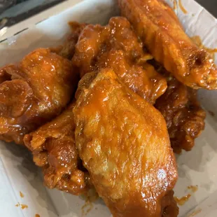 6 traditional wings hot