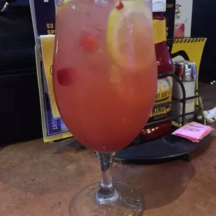 Strawberry lemonade in a glass, oooo.