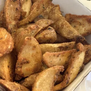 food, chicken wings and fried chicken