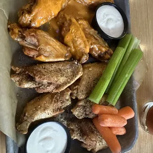 10 Traditional Wings, all Flats