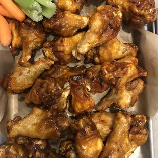 30 wings (all drums) desparately lacking sauce or flavor.