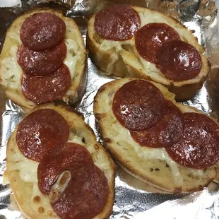 Mozzarella Pepperoni Garlic Bread