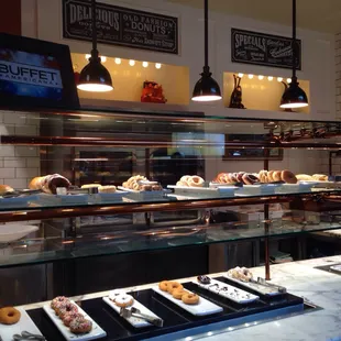 sushi and sashimi, interior