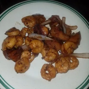 Pineapple, shrimp, and onions done on the hibachi grill. It was delicious!