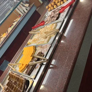 Buffet pastries