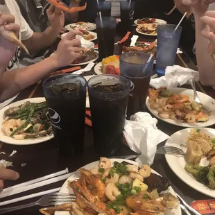 长脚蟹，虾，凉拌，各种中式快餐