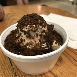 Coffee ice cream +hot fudge +scooter crunch=amazing!!!!