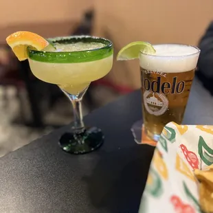 Modelo beer &amp; Pineapple margarita
