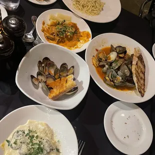 All the goods... ravioli (always a favorite and unlike any other), ragu, clams and cacio e pepe - simply delicious
