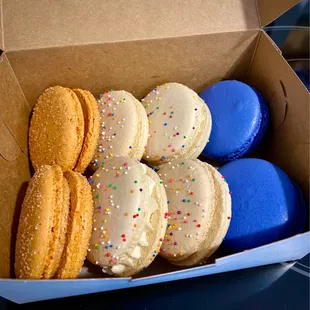 Macaroons (pumpkin spice, birthday cake, and blueberry pancake) so perfect!