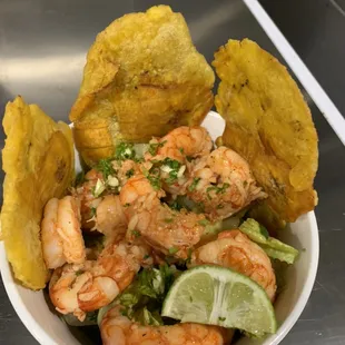 Tostones Con Camarones Al ajillo  ..