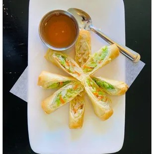 Spring Rolls (Fried)(V). Four pcs cut in halves. #foodphotography #foodpresentation