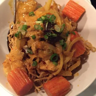 *Kow Soi (Northern Thai Curry Noodles)(Non Vegan)