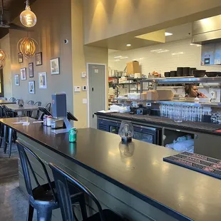 sushi and sashimi, interior