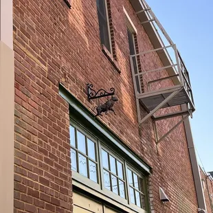 No signage
