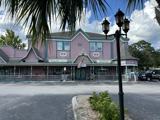 Chuck's Natural Fields Market