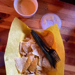 Chips &amp; queso