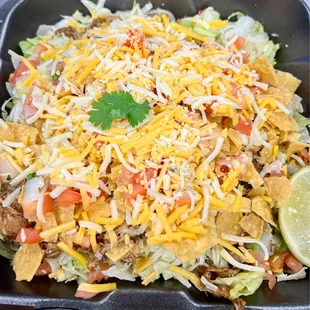 Large taco salad with chicken