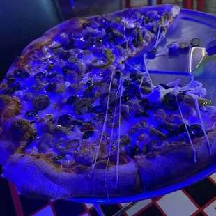 A large Italian sausage, with jalapenos and black olives. It was excellent!