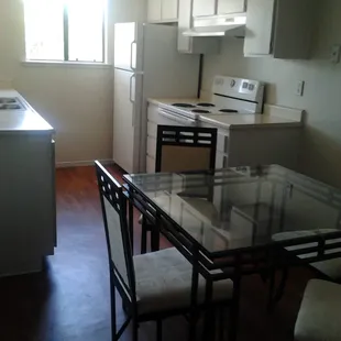 kitchen and dining room in 1 bedroom apartment.