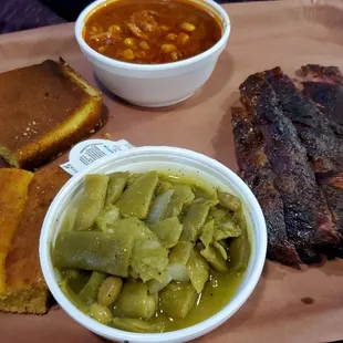 Rib plate with Brunswick stew and green beans with cornbread