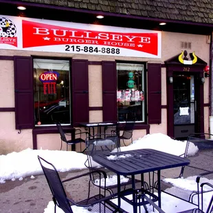 Bullseye Burger House - a nice local eatery