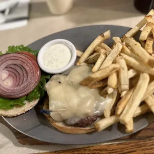 Sauteed Fresh Garlic Burger (instagram: wooneats)