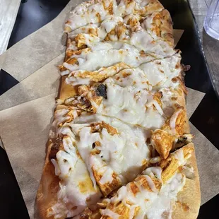 Flatbread buffalo chicken
