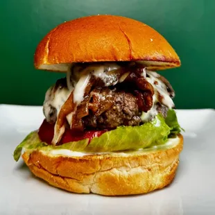 Swiss Shroom
Swiss Cheese, Sauteed Mushrooms, Lettuce, Tomato, Sauteed Onions, Mayo