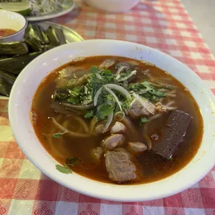 food, ramen and noodles