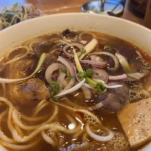 Large bun Bo hue dac biet