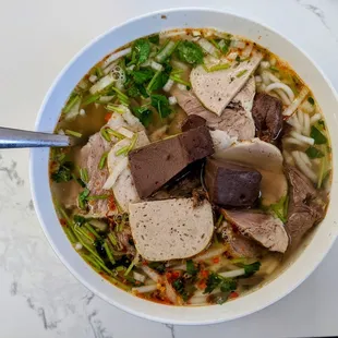 16. Bún bò Huế - 5/5