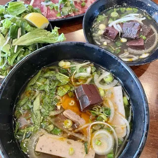 1. Bun Bo Hue Song Huong