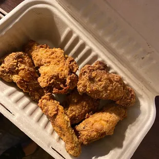 poultry, chicken, bbq chicken, fried chicken wings, chicken wings, chicken wings and fried chicken, food, bbq wings, fried chicken