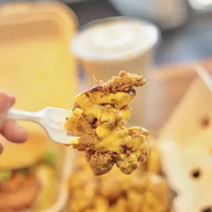 food, chicken wings and fried chicken