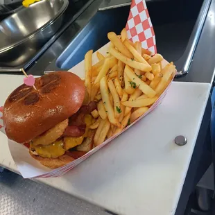 Western Burger with fries