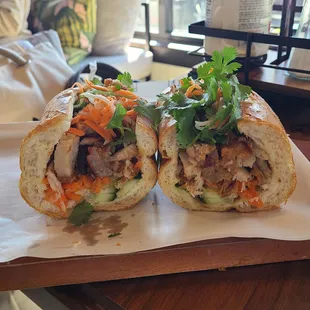 Banh Mi Heo Quay