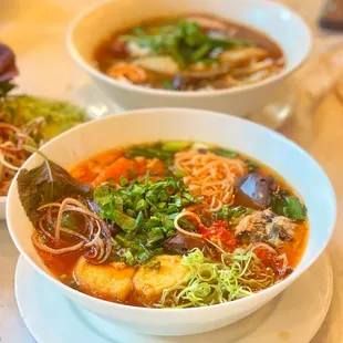 ramen and noodles, food