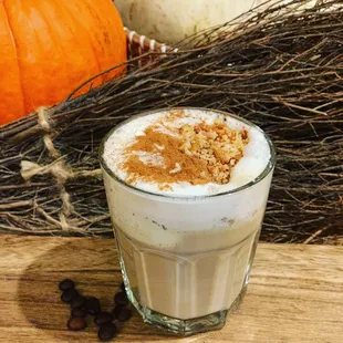 Cinnamon crumb cake Latte